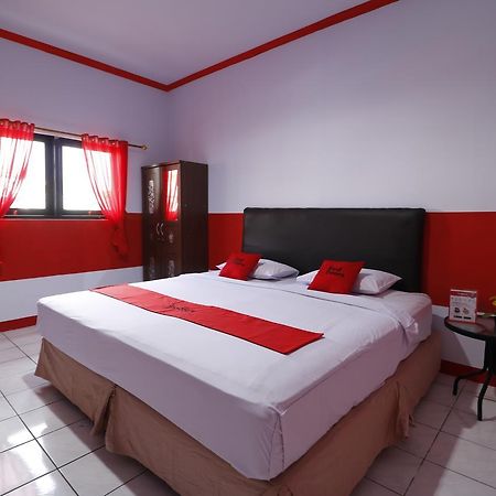 Reddoorz Plus @ Samratulangi Manado Eksteriør billede