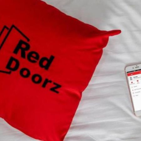 Reddoorz Plus @ Samratulangi Manado Eksteriør billede