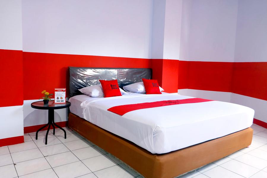 Reddoorz Plus @ Samratulangi Manado Eksteriør billede