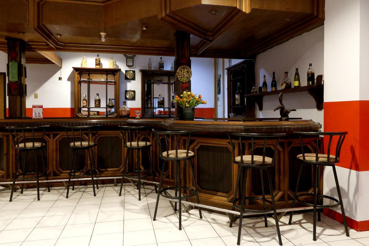 Reddoorz Plus @ Samratulangi Manado Eksteriør billede