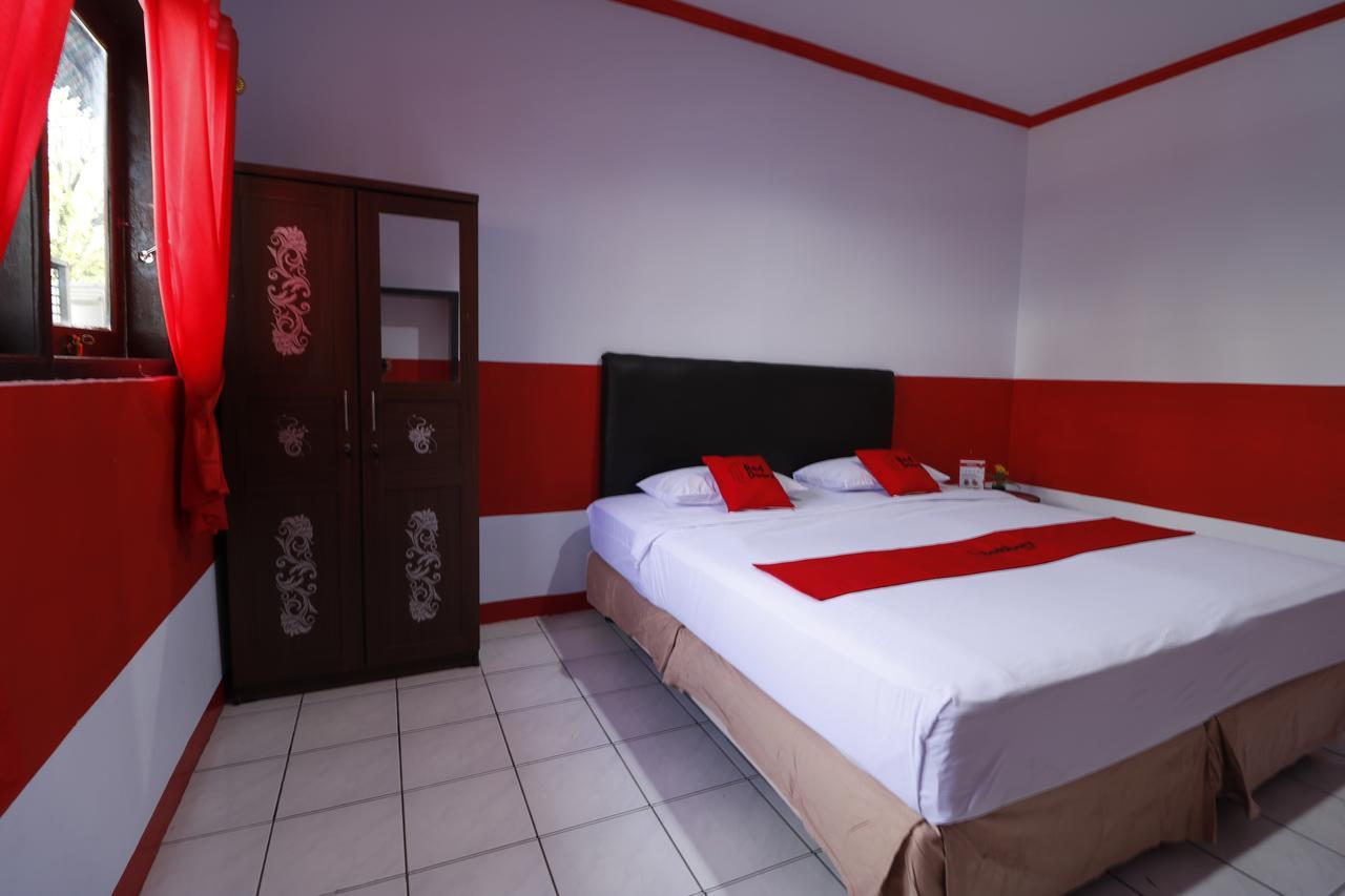 Reddoorz Plus @ Samratulangi Manado Eksteriør billede
