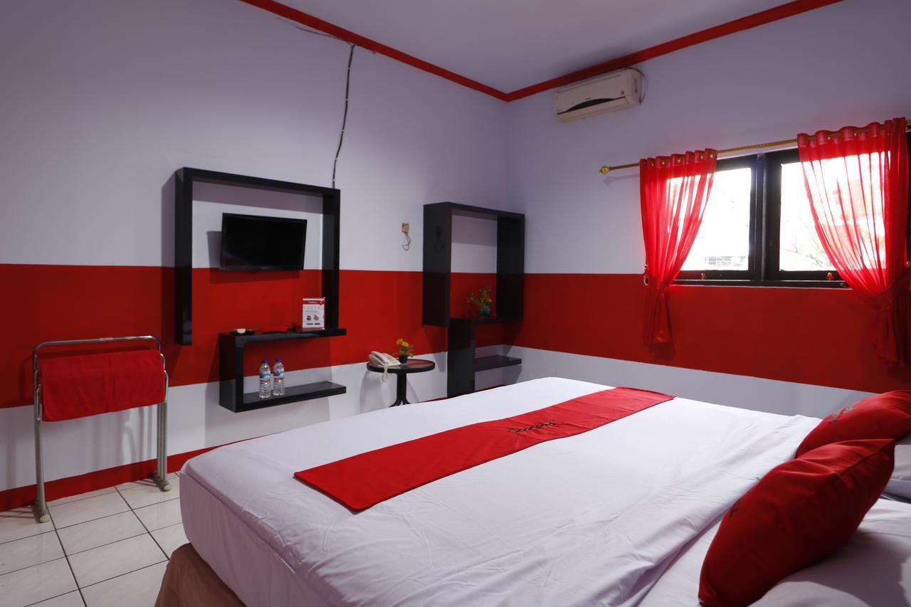 Reddoorz Plus @ Samratulangi Manado Eksteriør billede