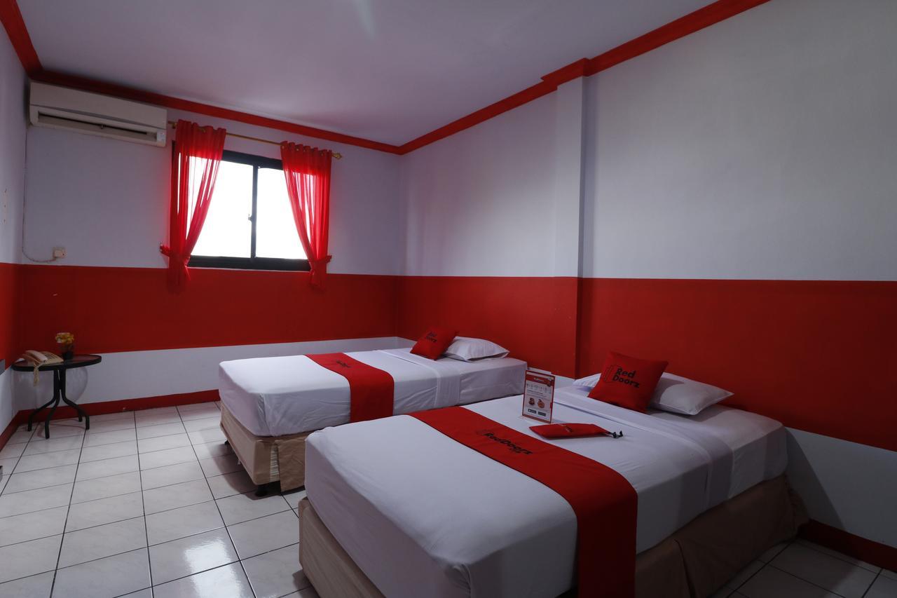 Reddoorz Plus @ Samratulangi Manado Eksteriør billede
